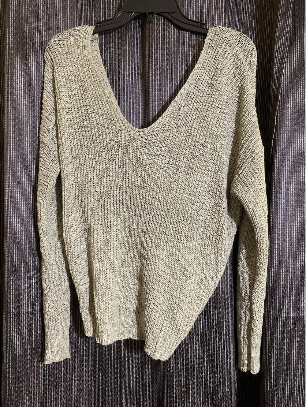 Moon & Madison Women's Size Small Green Twist-Back Acrylic Sweater